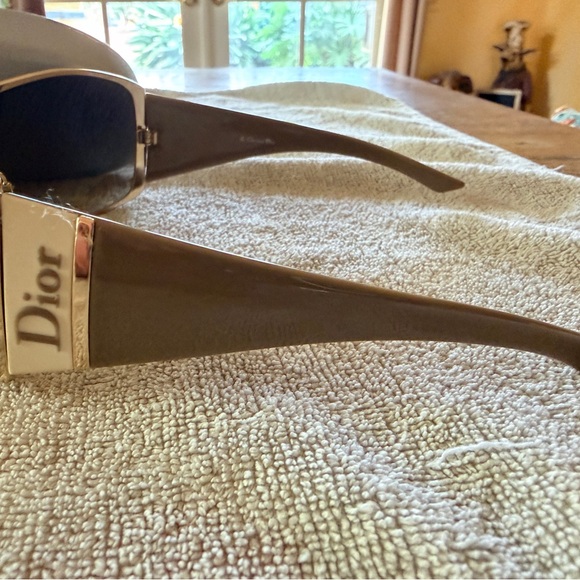 Super fashionable DIOR women's sunglasses - Picture 7 of 9